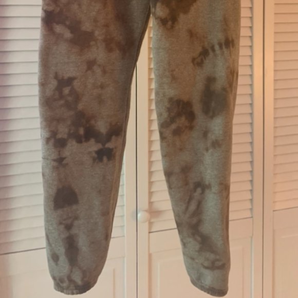 Matching tie dye set - Picture 3 of 5